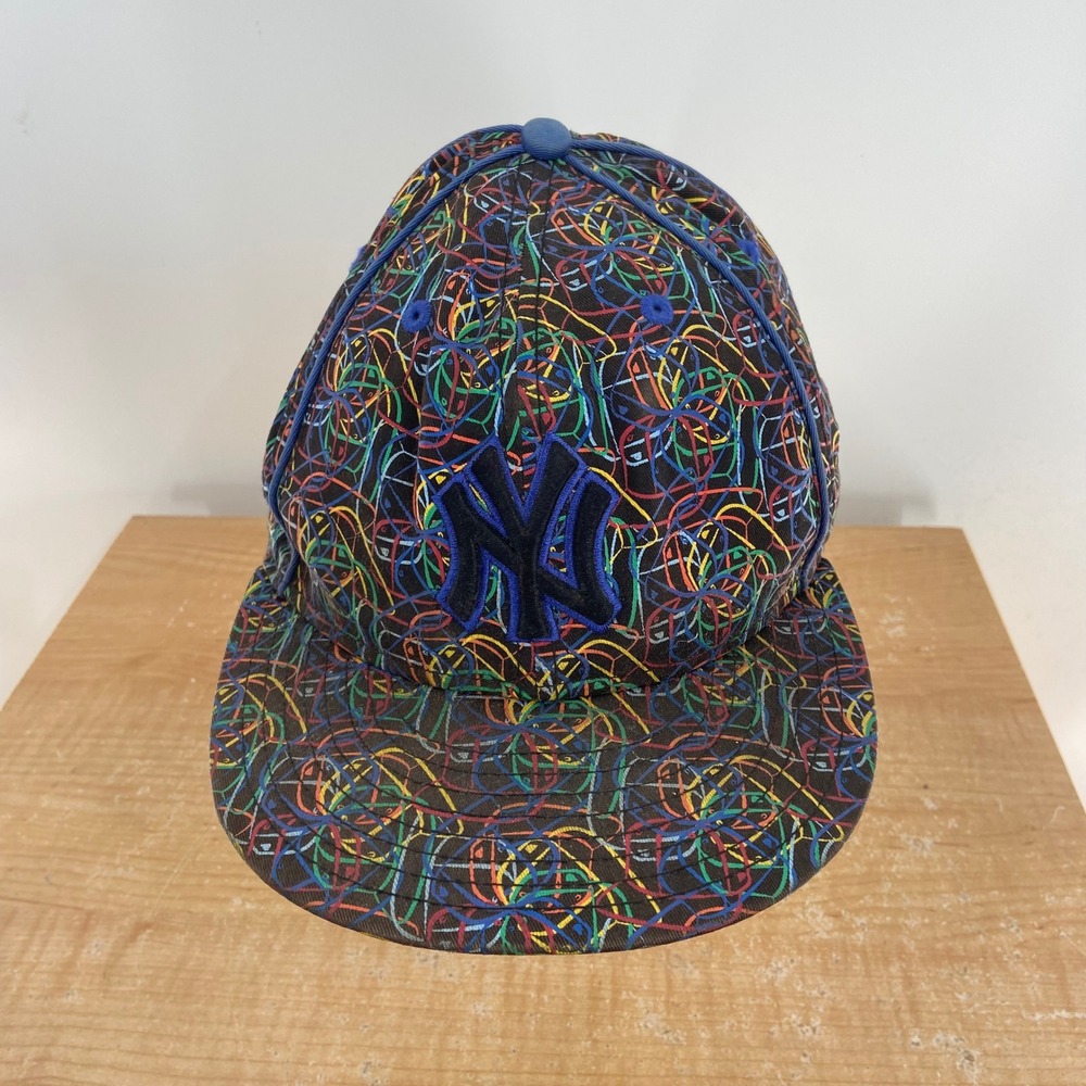New Era 59FIFTY New York Yankees Fitted Hat 7 5/8 Multicolor Scribble Pattern